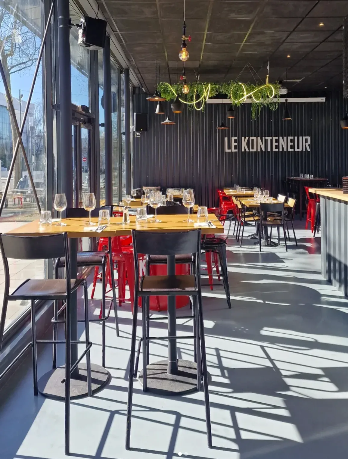 Image d'ambiance : intérieur bois chaleureux